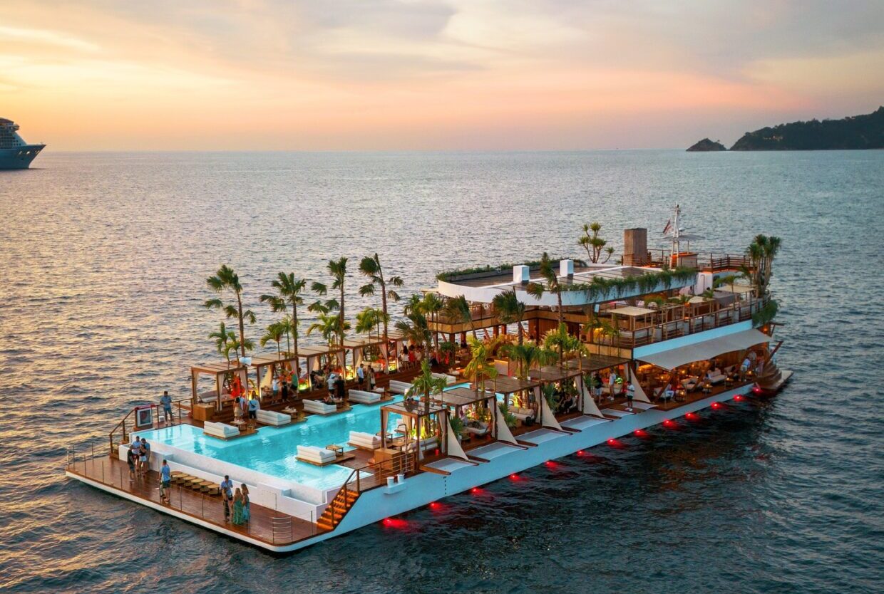 A014 Yona Beach Club Phuket โยนาบีชคลับ ภูเก็ต